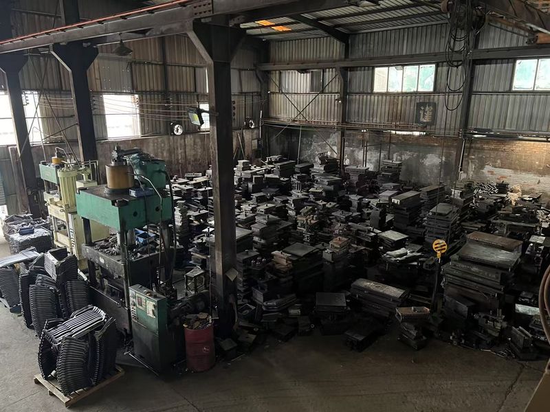 Yimi (Guangzhou) Automotive Parts Co, Ltd производственная линия производителя